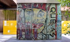 Berlin Wall in Paris, F