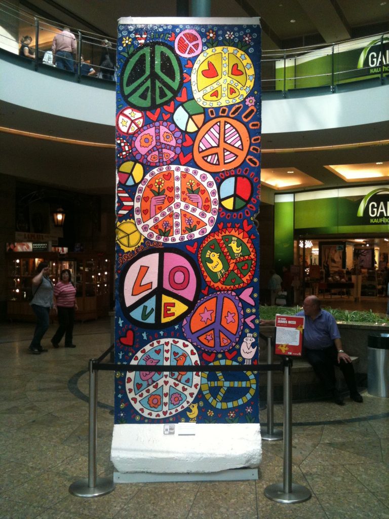 James Rizzi – on tour | The Wall Net
